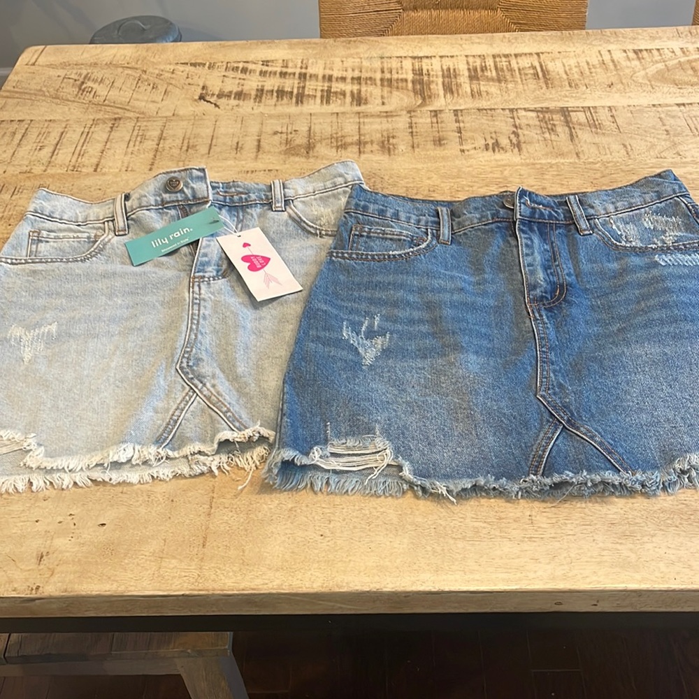 NWT- Buddy Love mini skirts . Size 27.